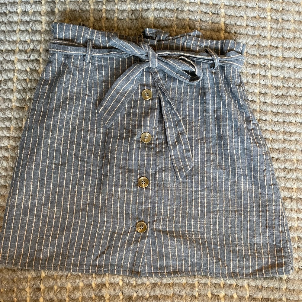 Boutique Jean blue & light pink stripes. Paper bag waist with button details